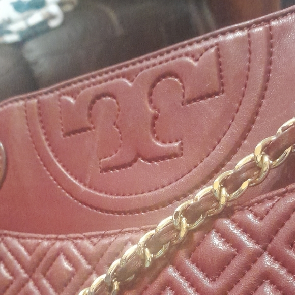Tory Burch Burgundy Quilted  Bag - Picture 2 of 7